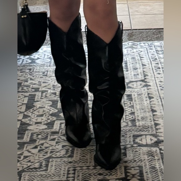 Crown Vintage Black Fold over Boots - Picture 12 of 13